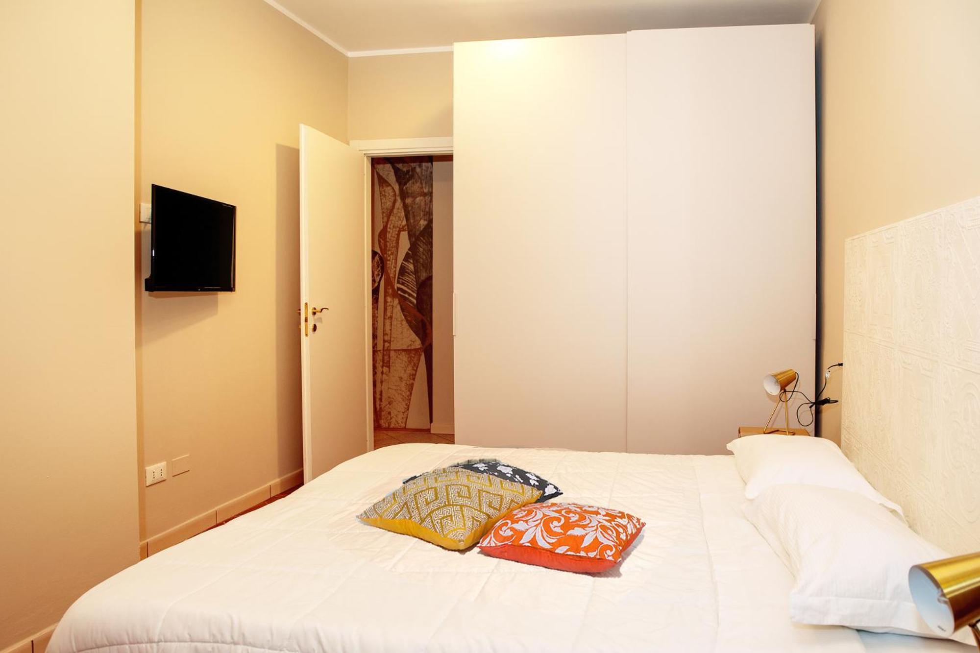 Saint Charles Apartment Болонья Экстерьер фото